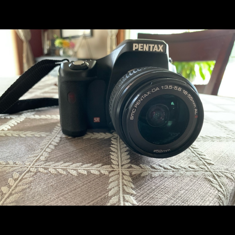Pentax K200 camera with camera bag
